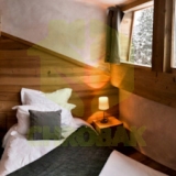 LA PLAGNE chrobak dom drewniany styl alpejski